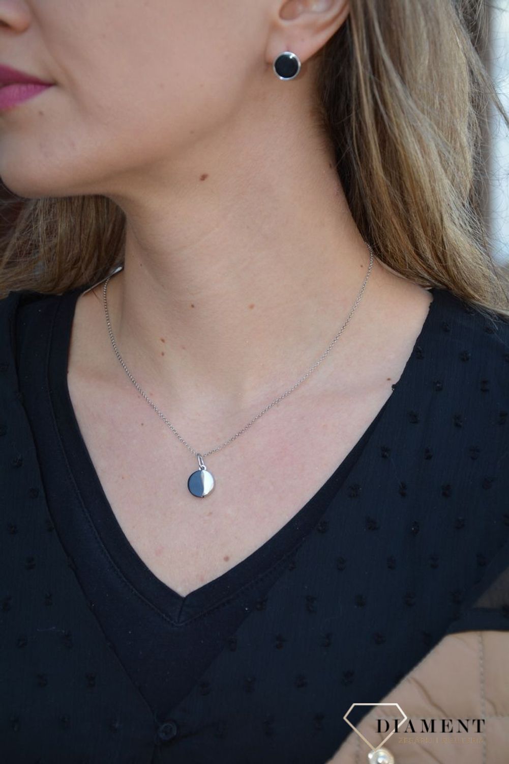 Kolczyki srebrne okrągłe z onyksem z kolekcji MAROCCO pasują do każdej stylizacji. Kolczyki srebrne. Piękna srebrna biżuteria. Idealne na prezent..jpg